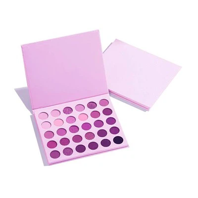 Cutie de machiaj din carton